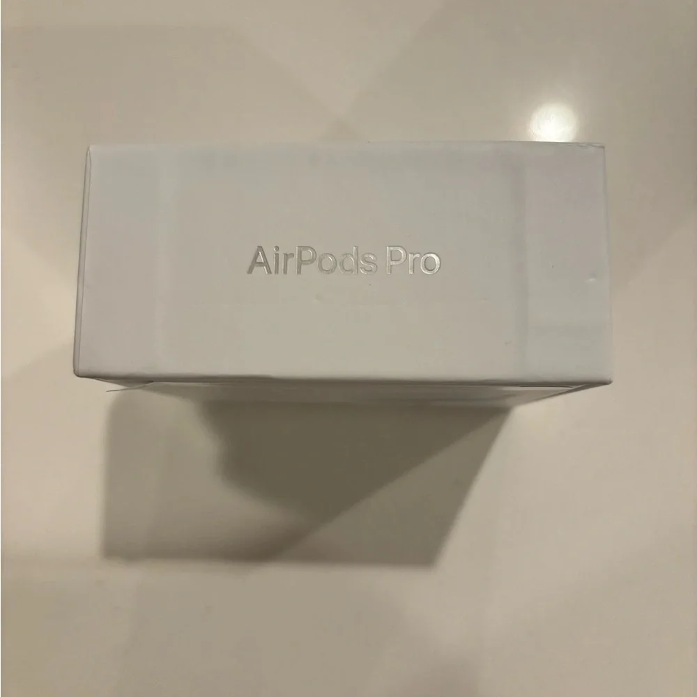 Apple AirPods Pro 2nd Gen in White